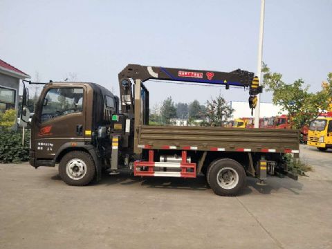 點擊查看詳細信息<br>標題：4噸重汽豪沃隨車吊 閱讀次數：2422