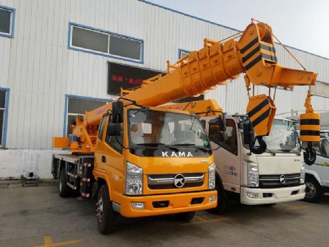 點(diǎn)擊查看詳細(xì)信息<br>標(biāo)題：10噸凱馬汽車吊 閱讀次數(shù)：2474