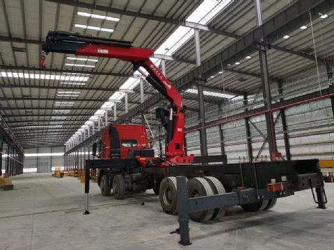 點(diǎn)擊查看詳細(xì)信息<br>標(biāo)題：15噸折臂吊 閱讀次數(shù)：3046