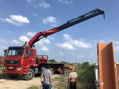 點擊查看詳細信息<br>標題：30噸折臂吊 閱讀次數：2859